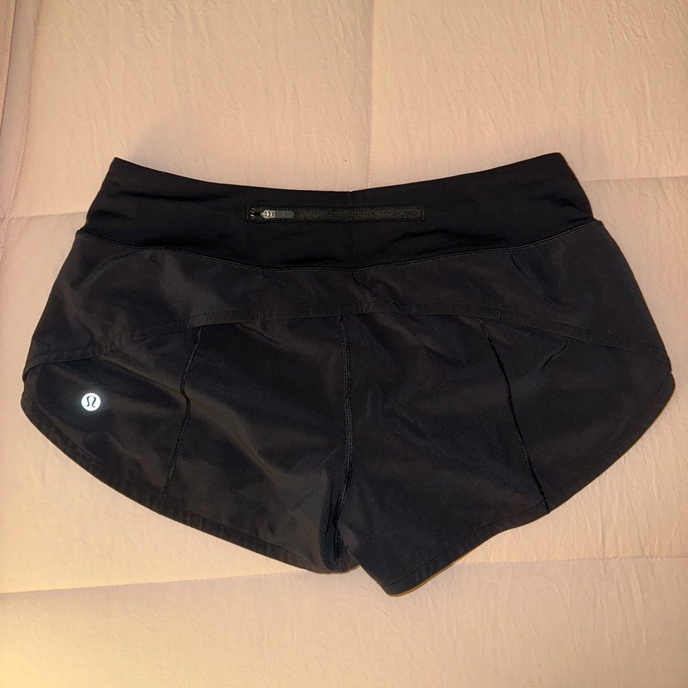 Black Lululemon Size 6 2.5in Speed Up shorts